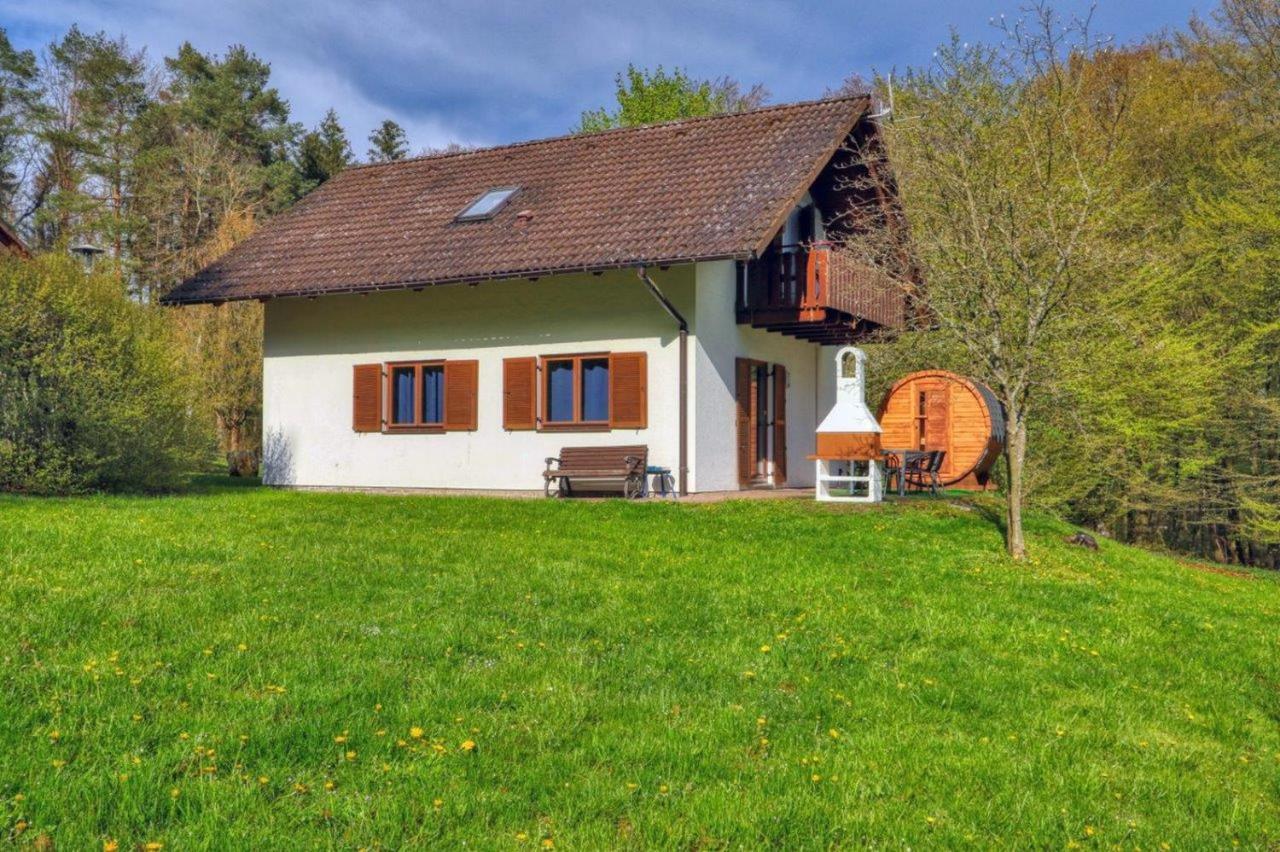 Seepark Kirchheim Ferienhaus Bei Zeta Mit Sauna Exterior photo